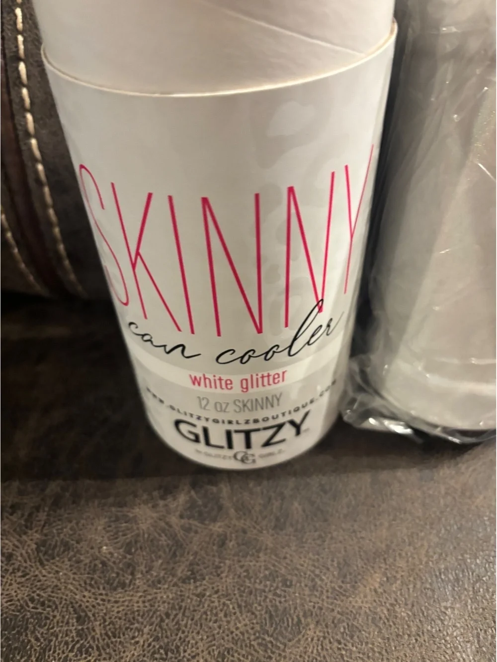 Glitzy Girlz White Glitter Skinny Can Cooler 12 Oz Slim Can Insulated NEW